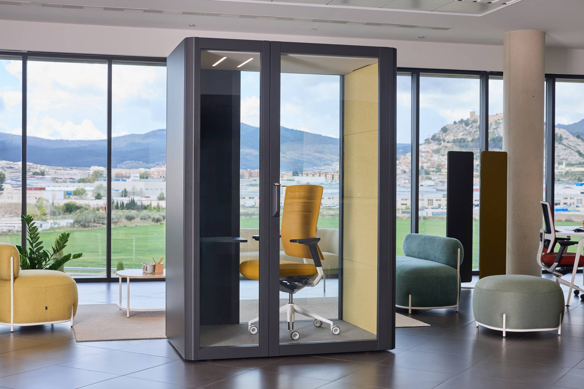 Qyos 150 Phone Booth