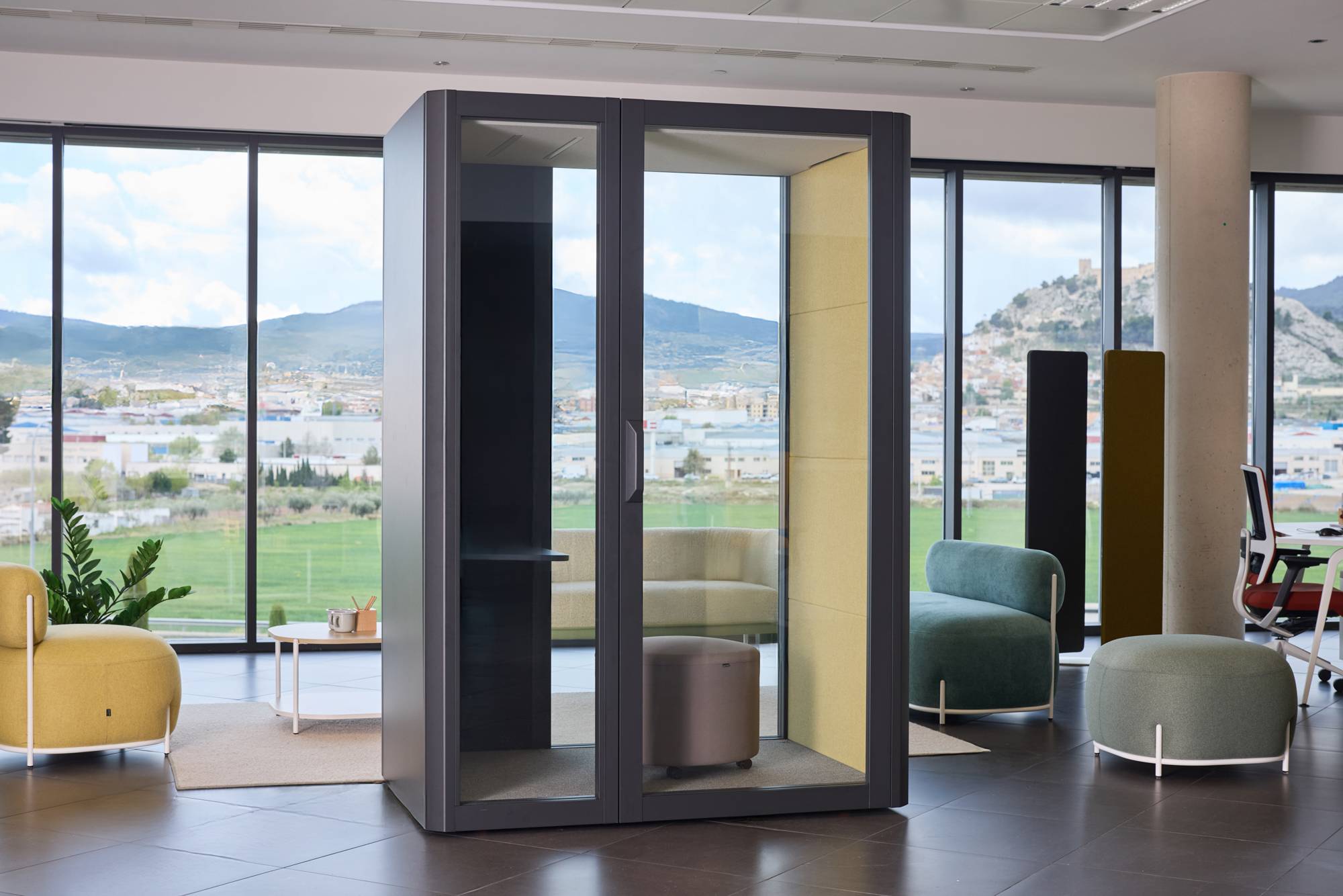 Qyos 150 Phone Booth