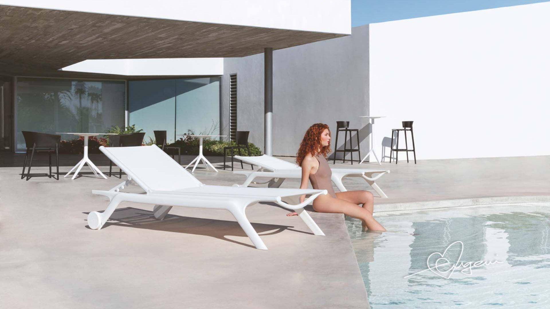 Africa Sun Lounger - Outlet