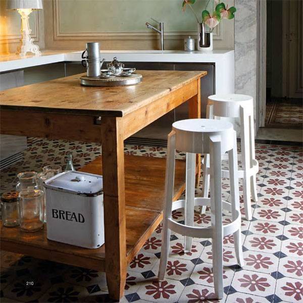 Charles Ghost - Medium