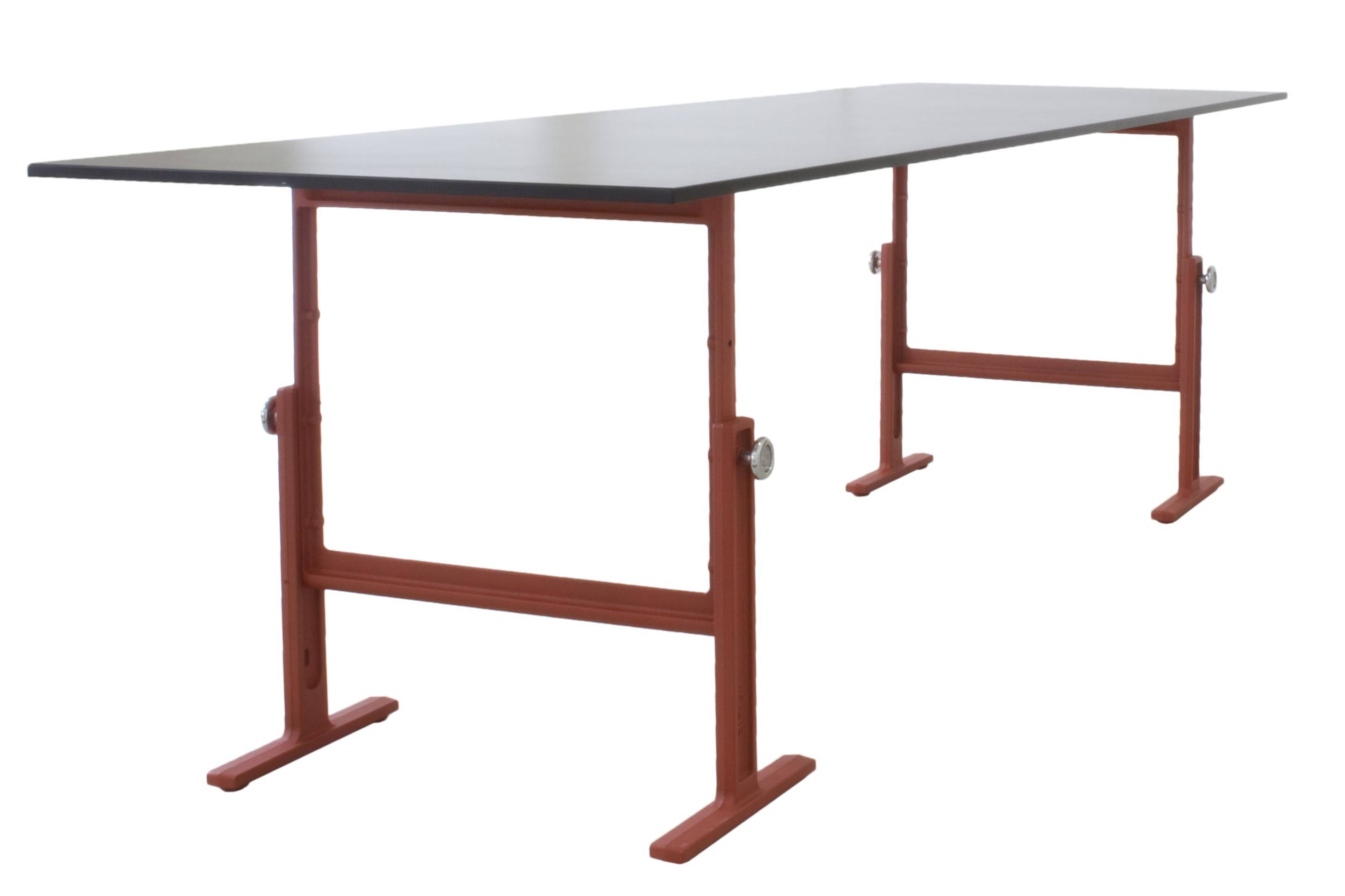 Brut Table