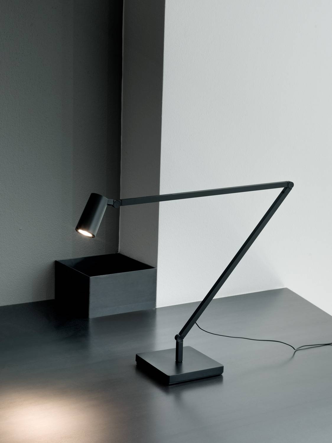 Untitled Table spot