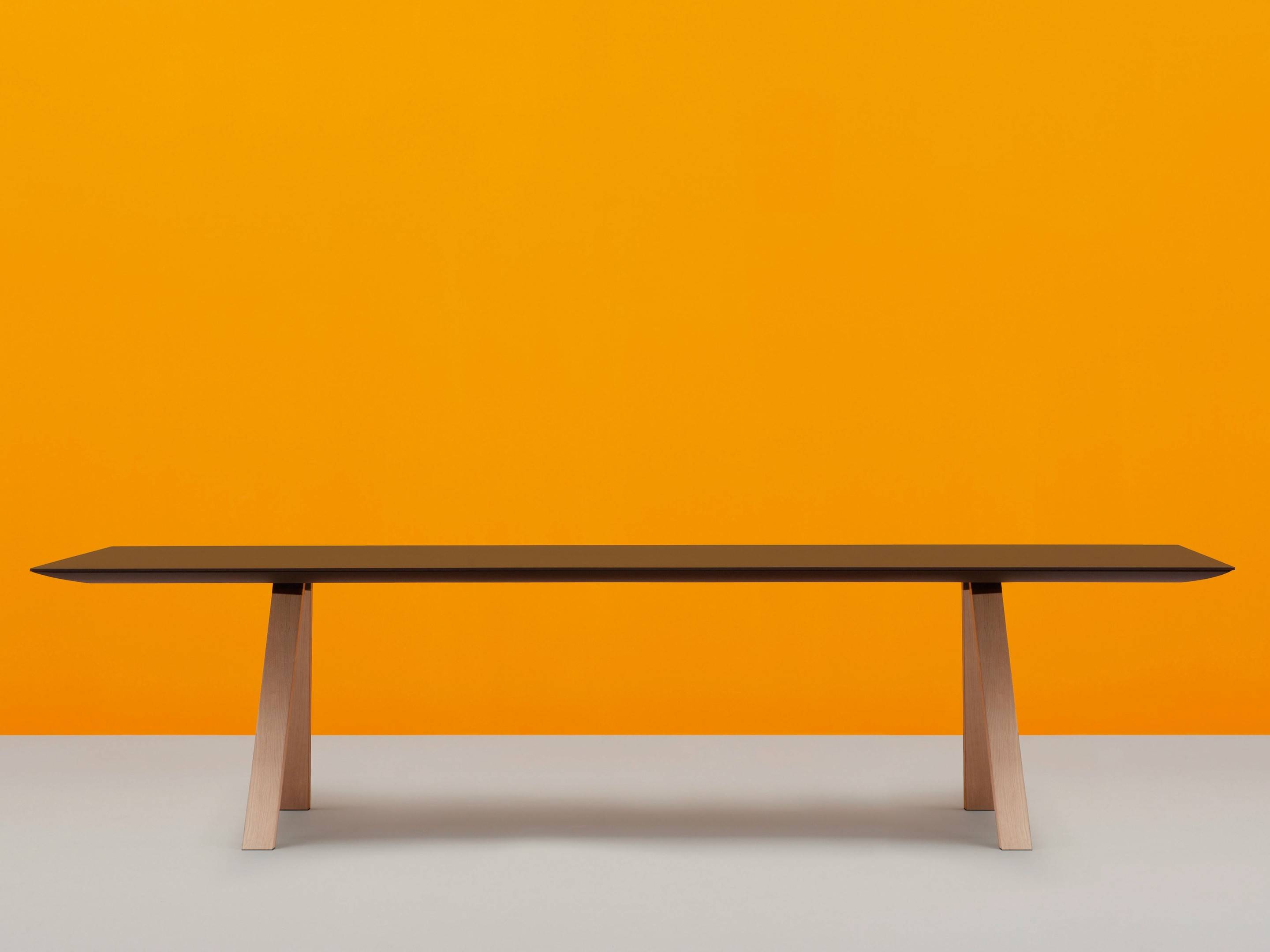 ARKI Table Wood FENIX Zwart