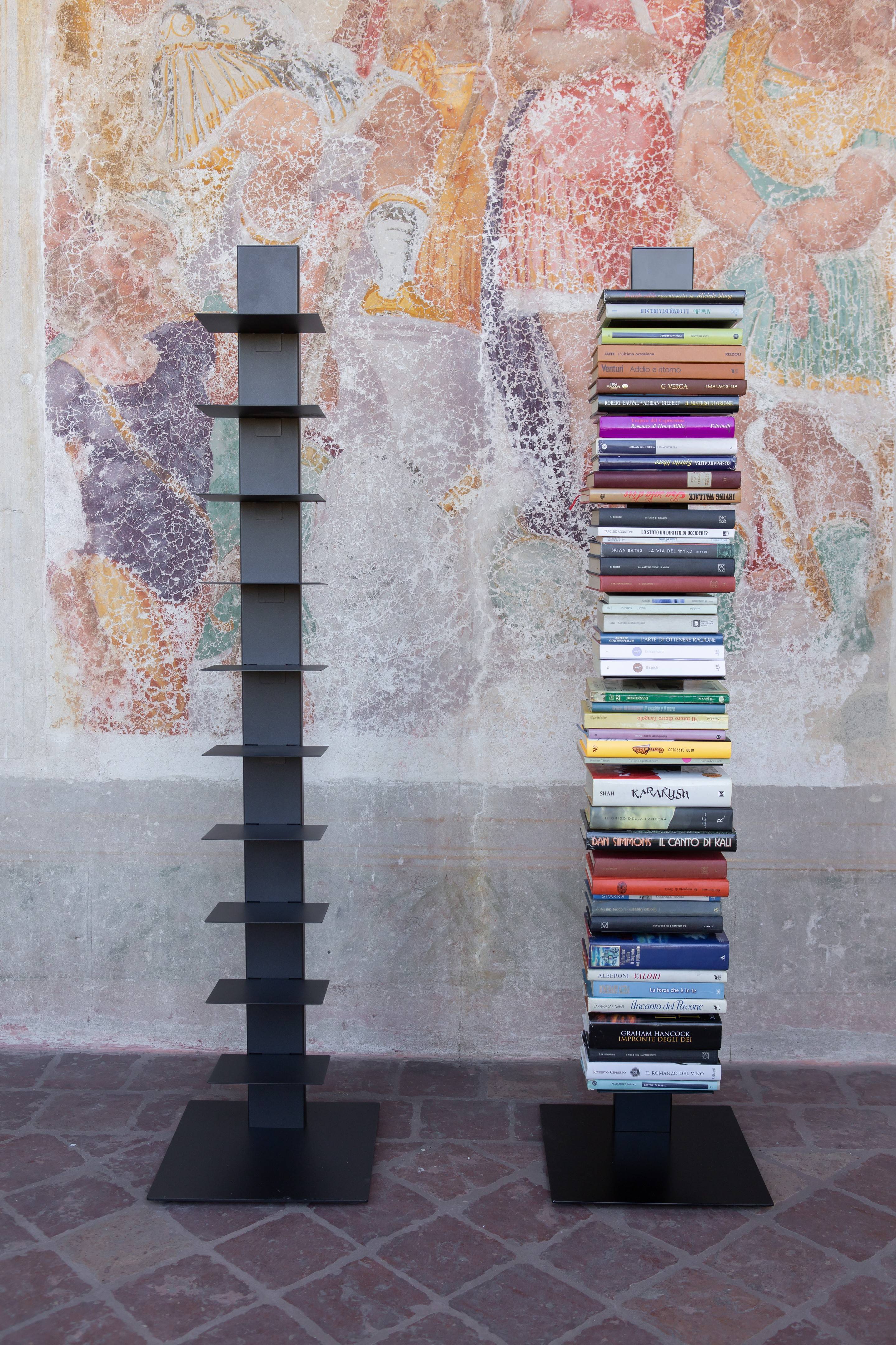 Sapiens Bookcase Medium