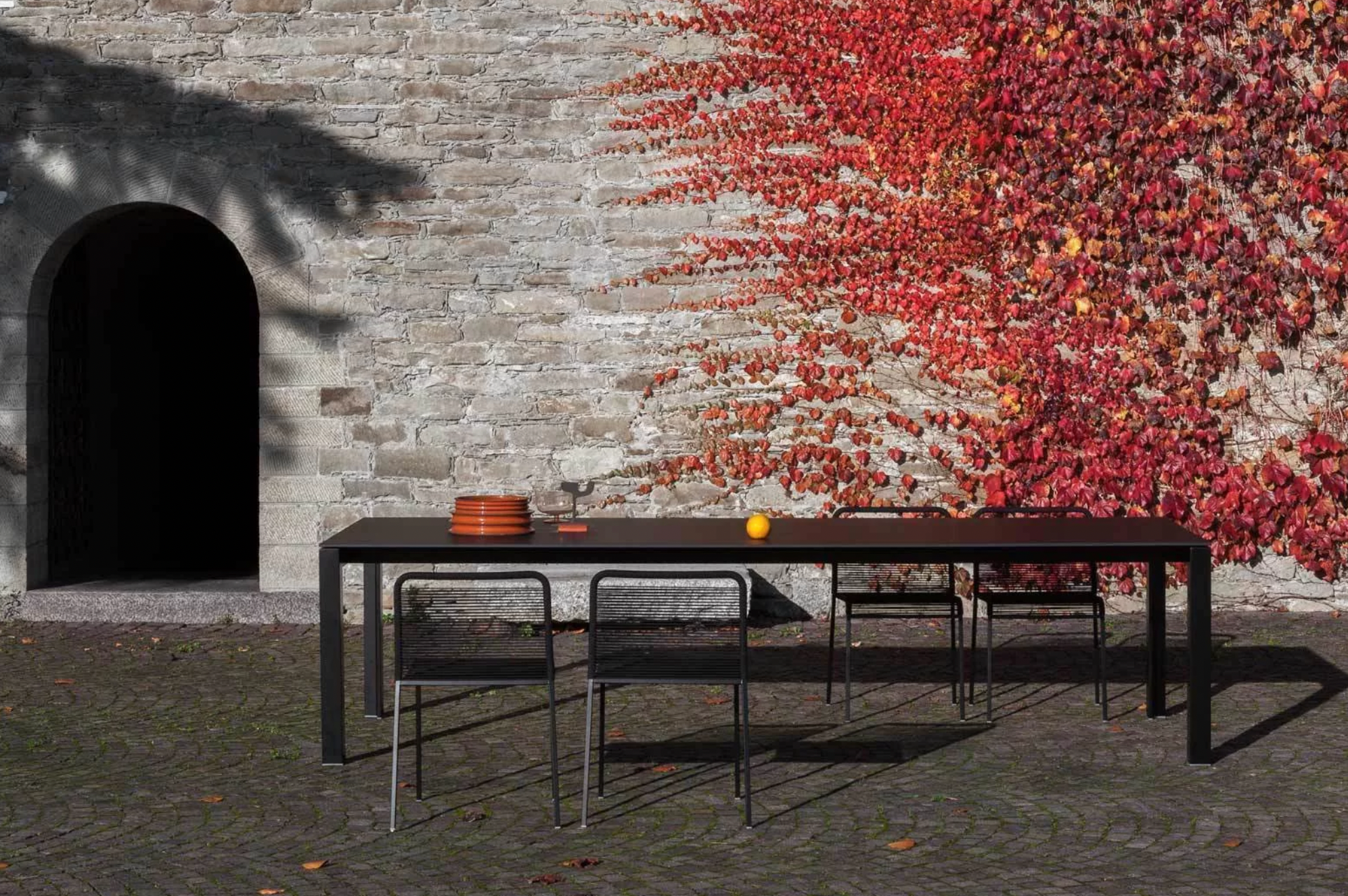 Apta Table OUTDOOR