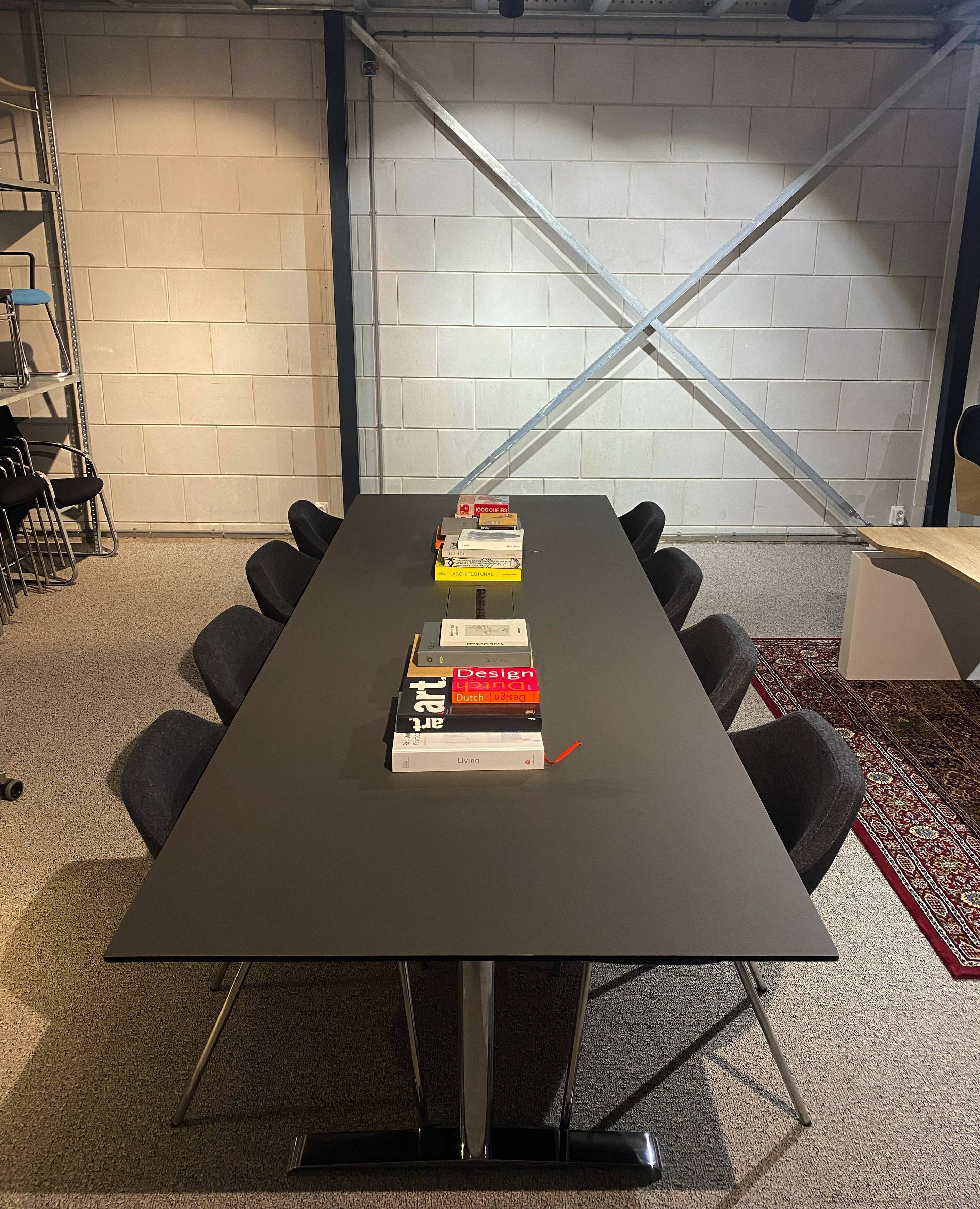 QUADRO Vergadertafel - OUTLET -