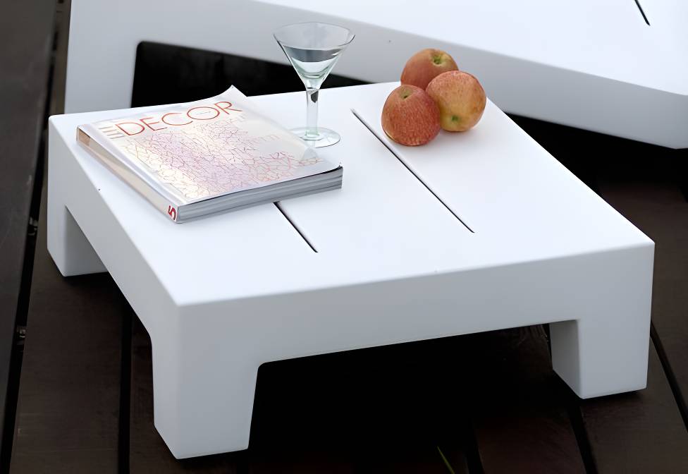 JUT Side Table