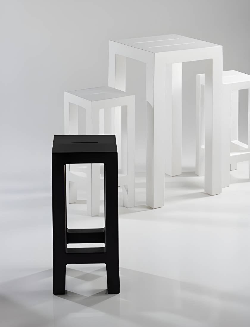 JUT Bar Stool