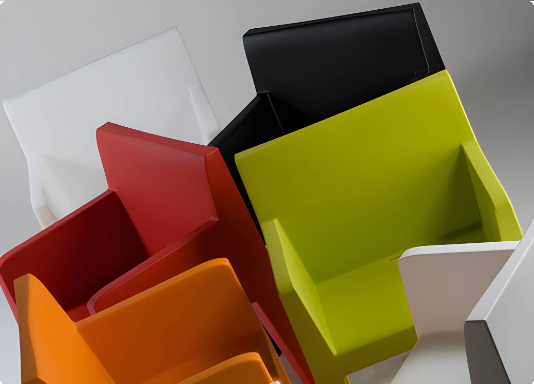 JUT Armchair