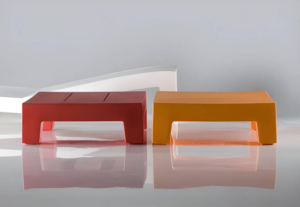 JUT Side Table
